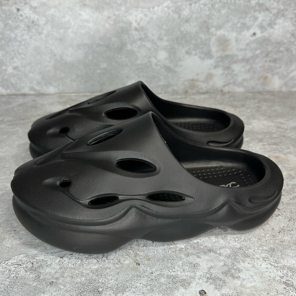 NEW Trillium Slides Shoes Size 6 Women’s Zumiez Black Vacation‎